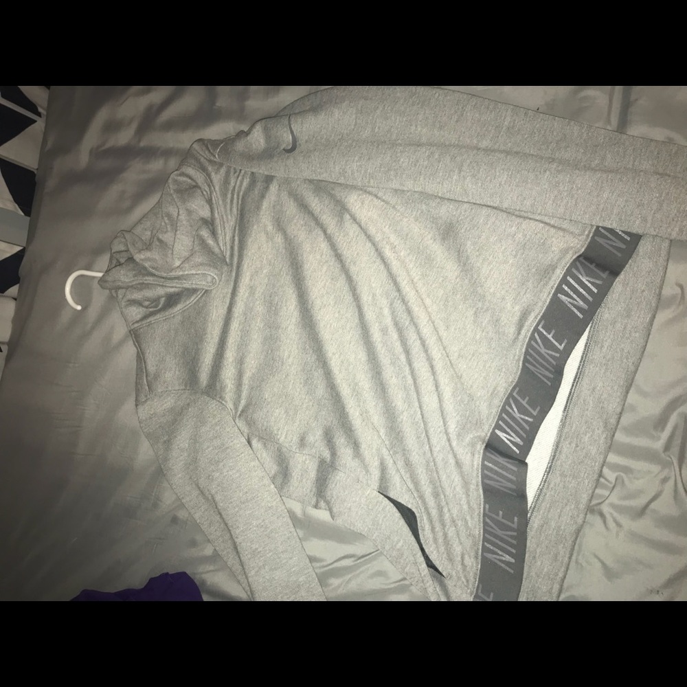 nike cowl neck sweater with pockets